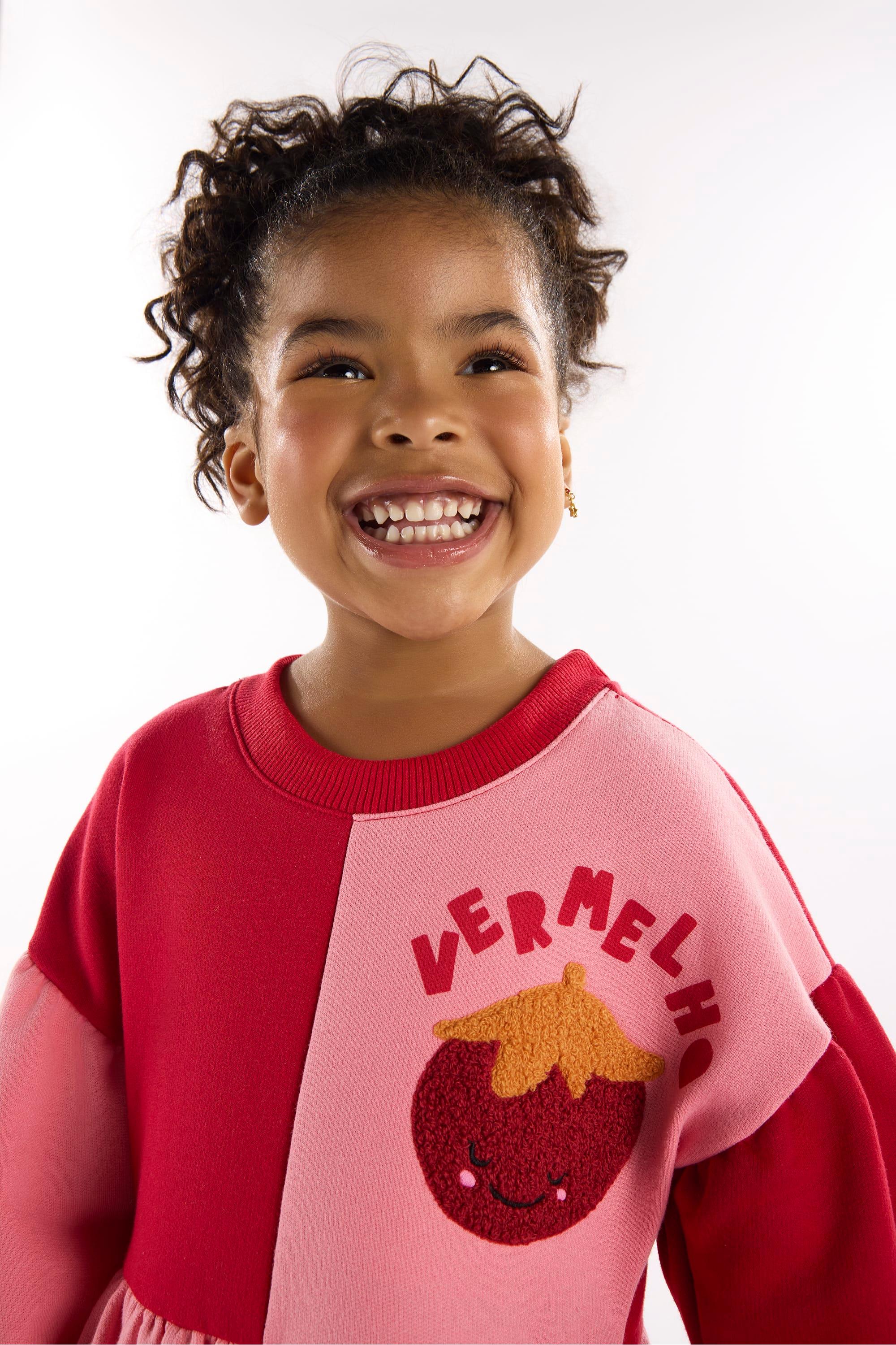 Vestido Infantil Frutas Vermelhas em Moletom Felpado (Vermelho) Três e Já - Imagem 24